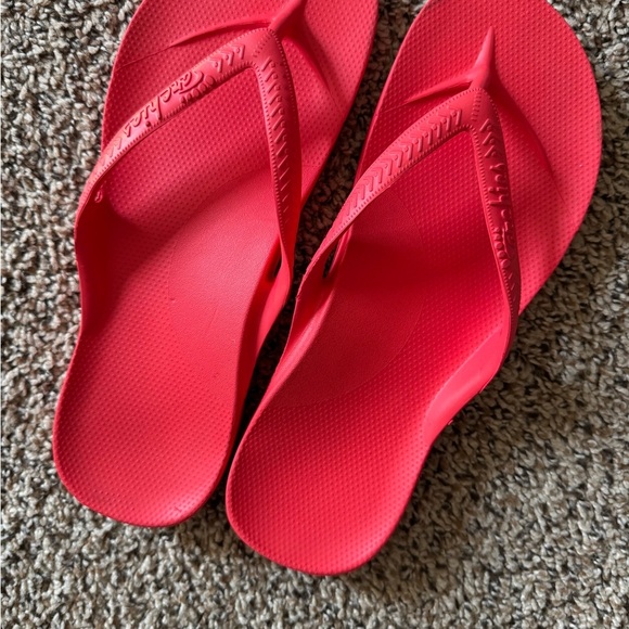 Archie’s bright coral men’s size 8 women’s 9 like new - Picture 2 of 4